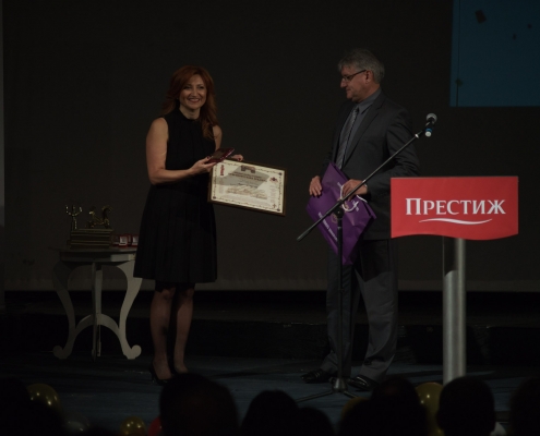 НАГРАДА ЗЛАТНА ПЕРПЕРА и СТАРОПРЕСТОЛНА ГРАМОТА ОТ ОБЩИНА ВЕЛИКО ТЪРНОВО